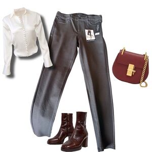 NWT Liverpool Legging in Peat Green